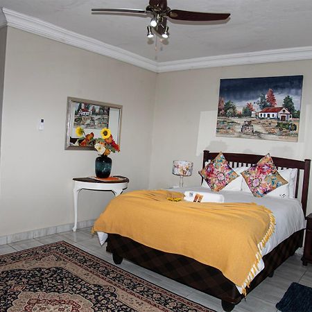 Dei Gratia Guest House Musina Exterior photo