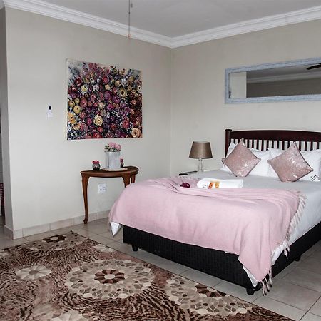 Dei Gratia Guest House Musina Exterior photo